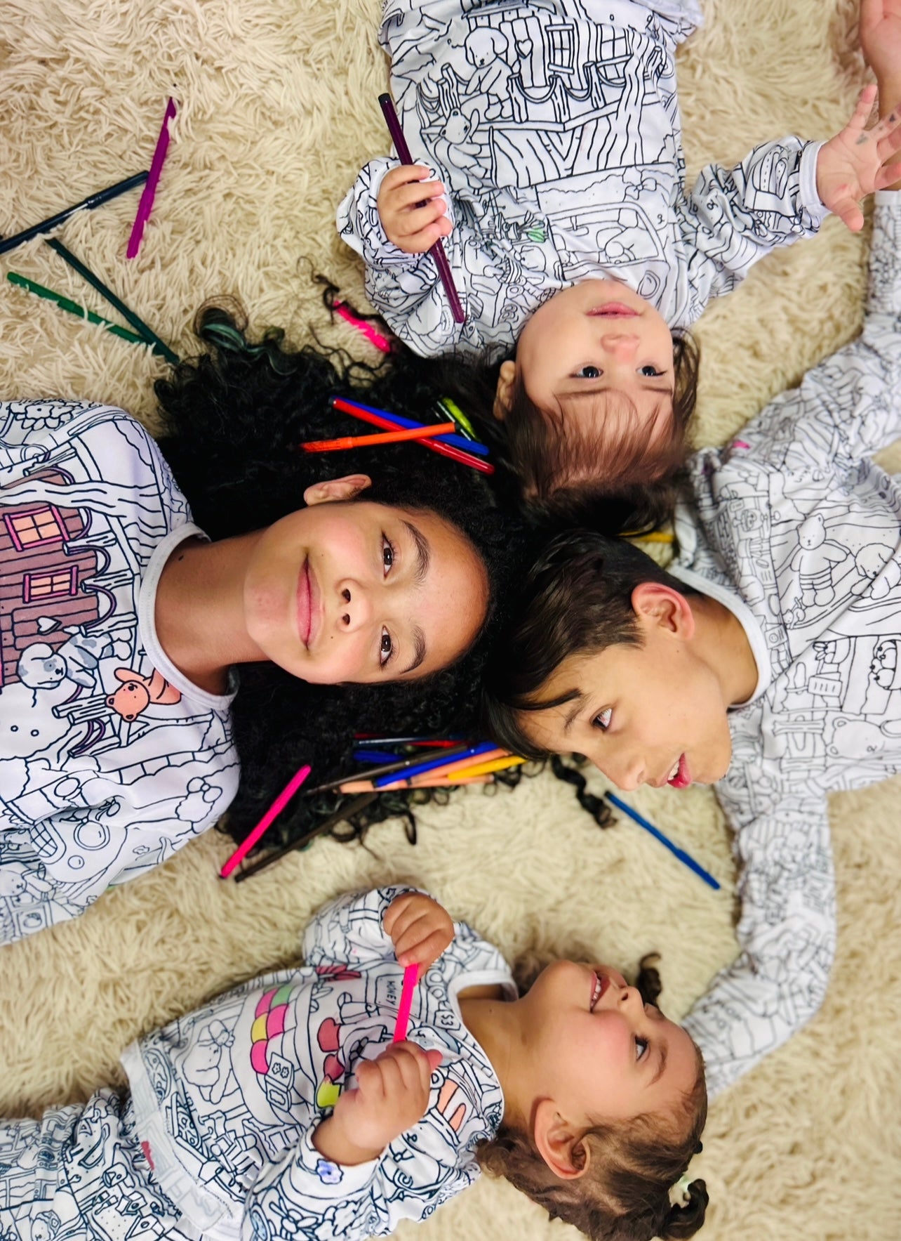 Pijama Infantil Bobbie Goods com Canetinhas Laváveis Unissex
