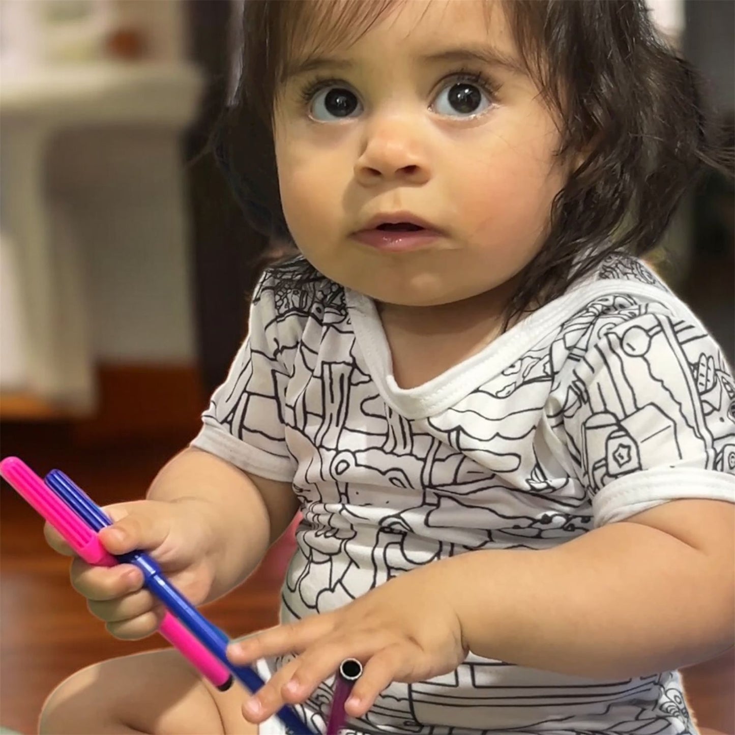 Body Bebê Bobbie Goods com Canetinhas Laváveis Unissex